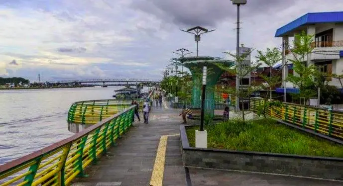 Gak Perlu ke Luar Negeri, Deretan Spot Wisata Lokal Ini Lagi Viral di Skena Urban Indonesia!