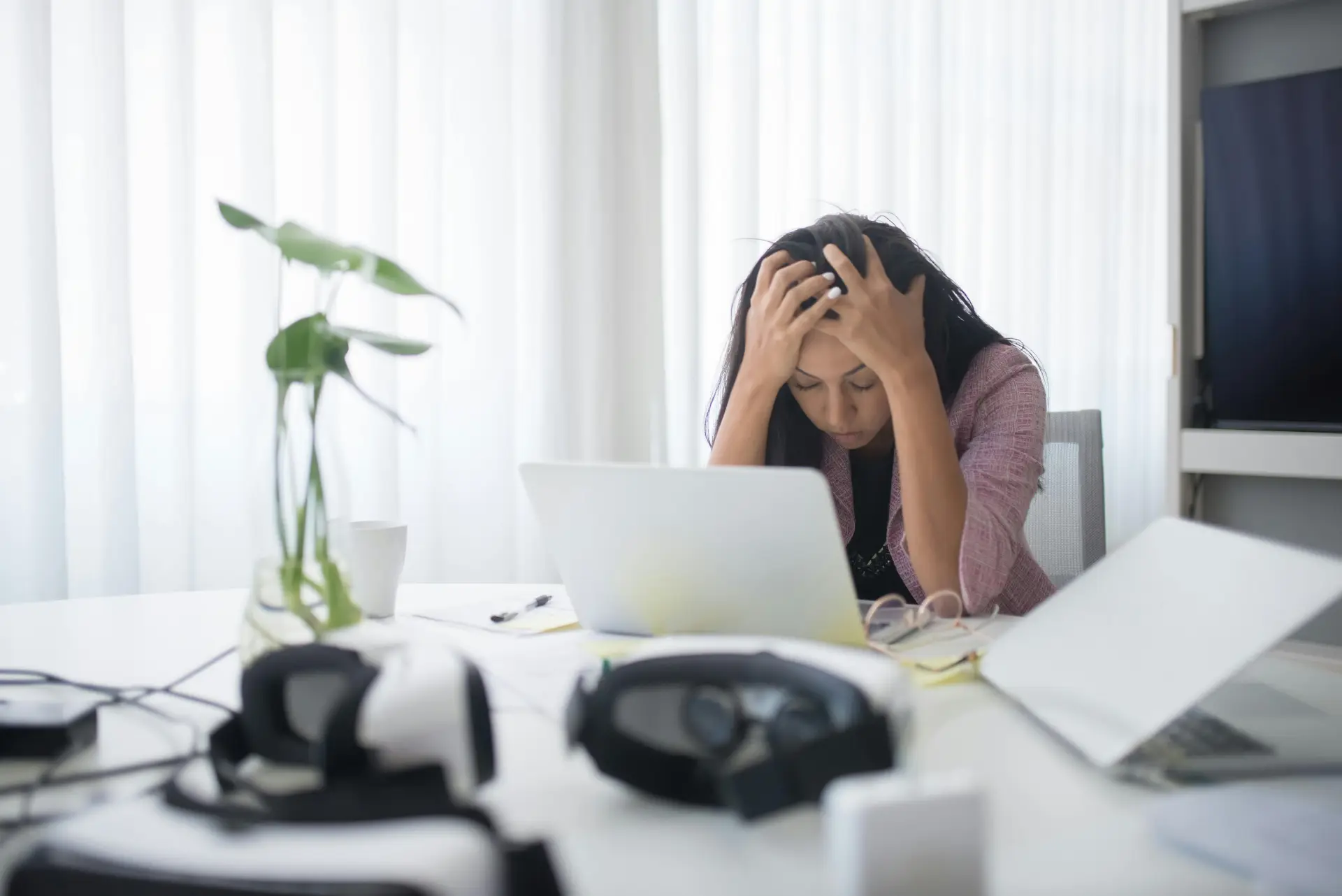 Menghadapi "AI Fatigue": Mengapa Kita Mulai Merasa Lelah dengan Gempuran Kecerdasan Buatan?